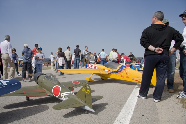 Download EUG001580 (640Wx427H)